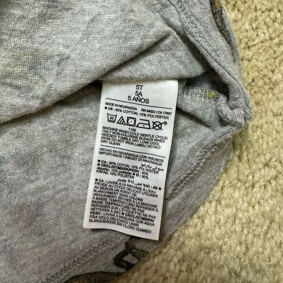 Toddler Boys Old Navy Dino Tee 5T - Picture 3 of 3